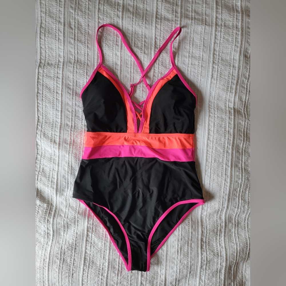 Cupshe Black & Pink Colorblock Cheeky One-Piece Swimsuit